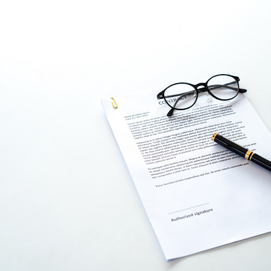 Tradenomi, näin työehtosopimus kasvattaa tilipussiasi työuran aikana